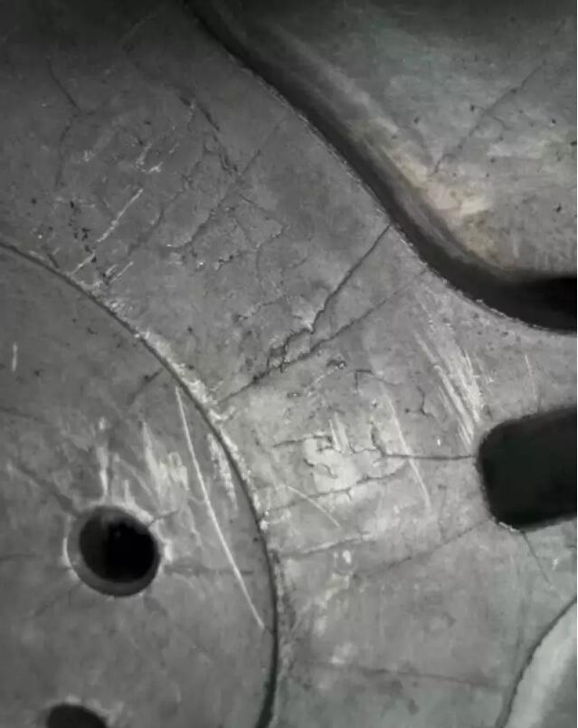 鋁合金壓鑄廠(chǎng)對(duì)于鋁合金壓鑄件主要缺陷的發(fā)現(xiàn)和防治 鋁合金壓鑄廠(chǎng)對(duì)于鋁合金壓鑄件主要缺陷的發(fā)現(xiàn)和防治